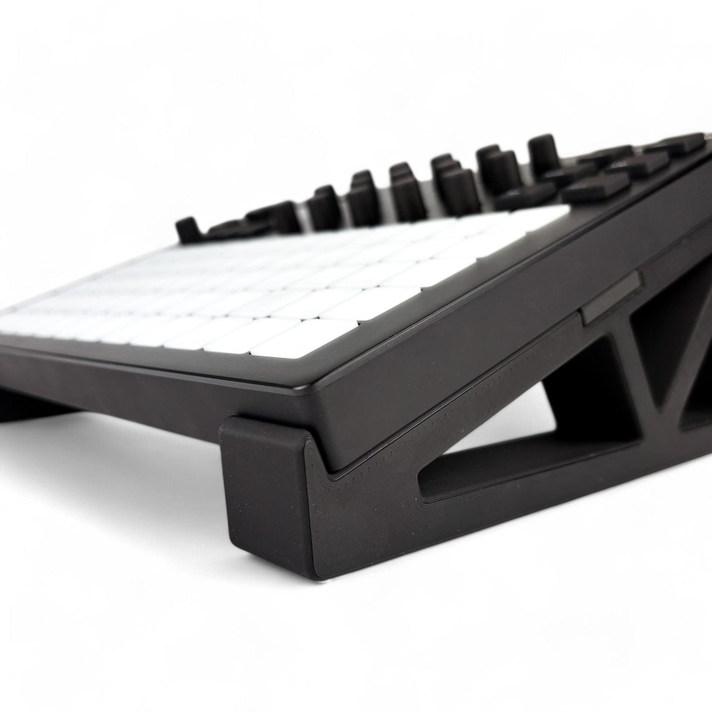 Stand for Polyend Synth/Tracker/Play - 20 degrees