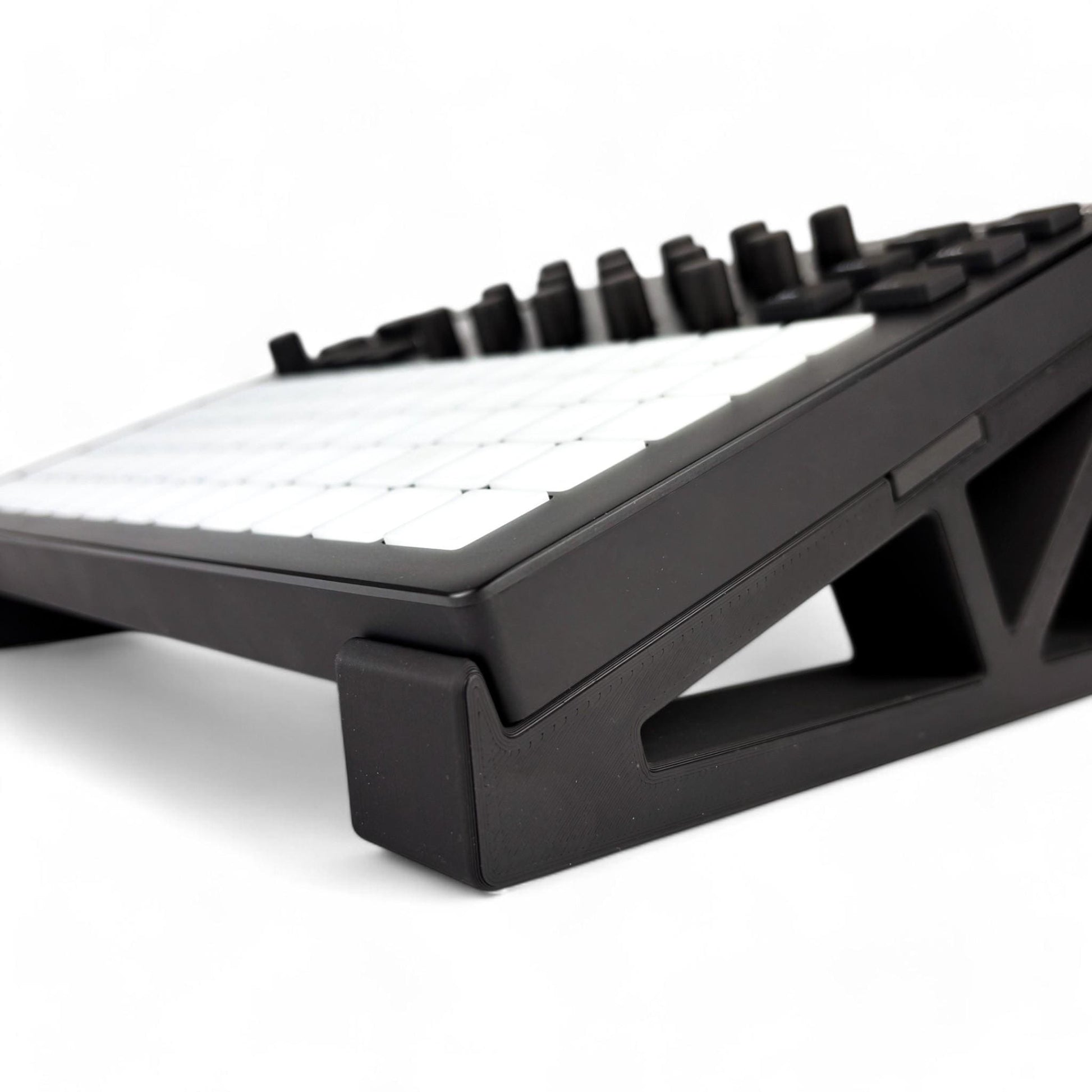 Stand for Polyend Synth/Tracker/Play - 20 degrees